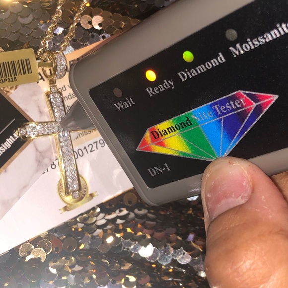 10k solid gold, real diamond cross, genuine diamond, free appraisal NOT plated! - Picture 5 of 9